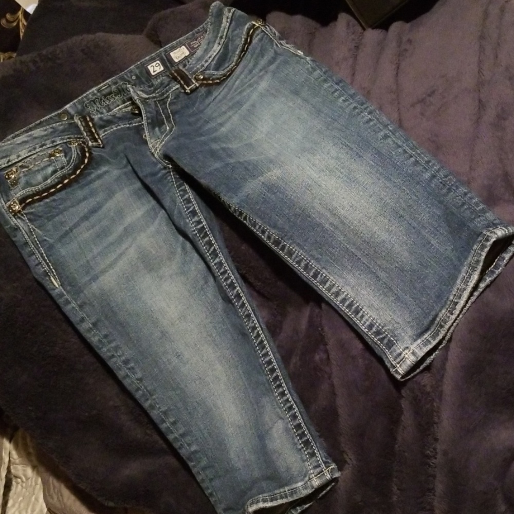 Miss me capris size 29.